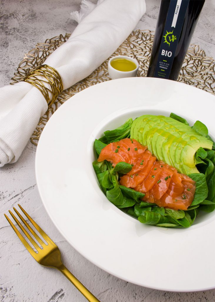 Picual Bio & Salade avec sashimis de saumon