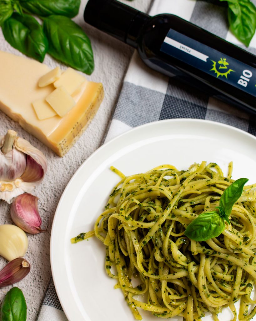 Picual Bio & Tagliatelle with pesto sauce